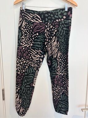 Calvin Klein Performance Tropical Print Capri Leggings Size L